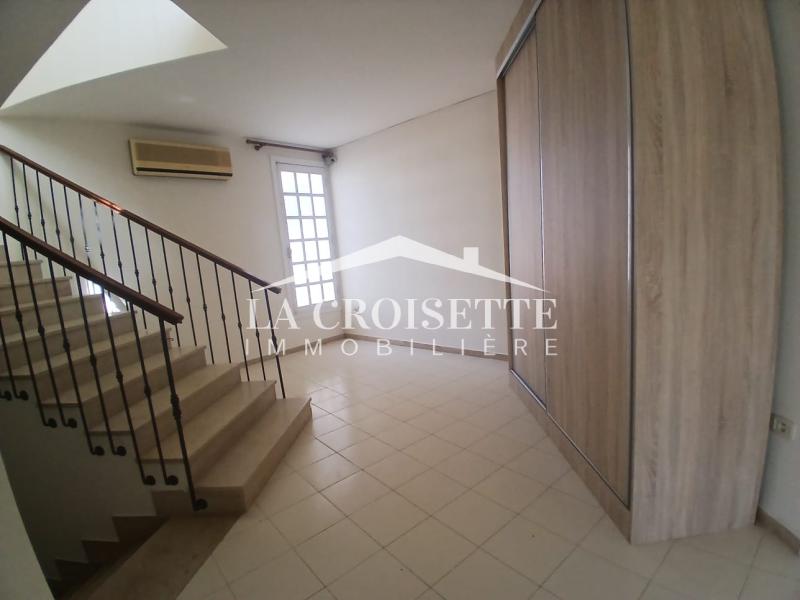 Duplex S+4 avec terrasse à La Marsa